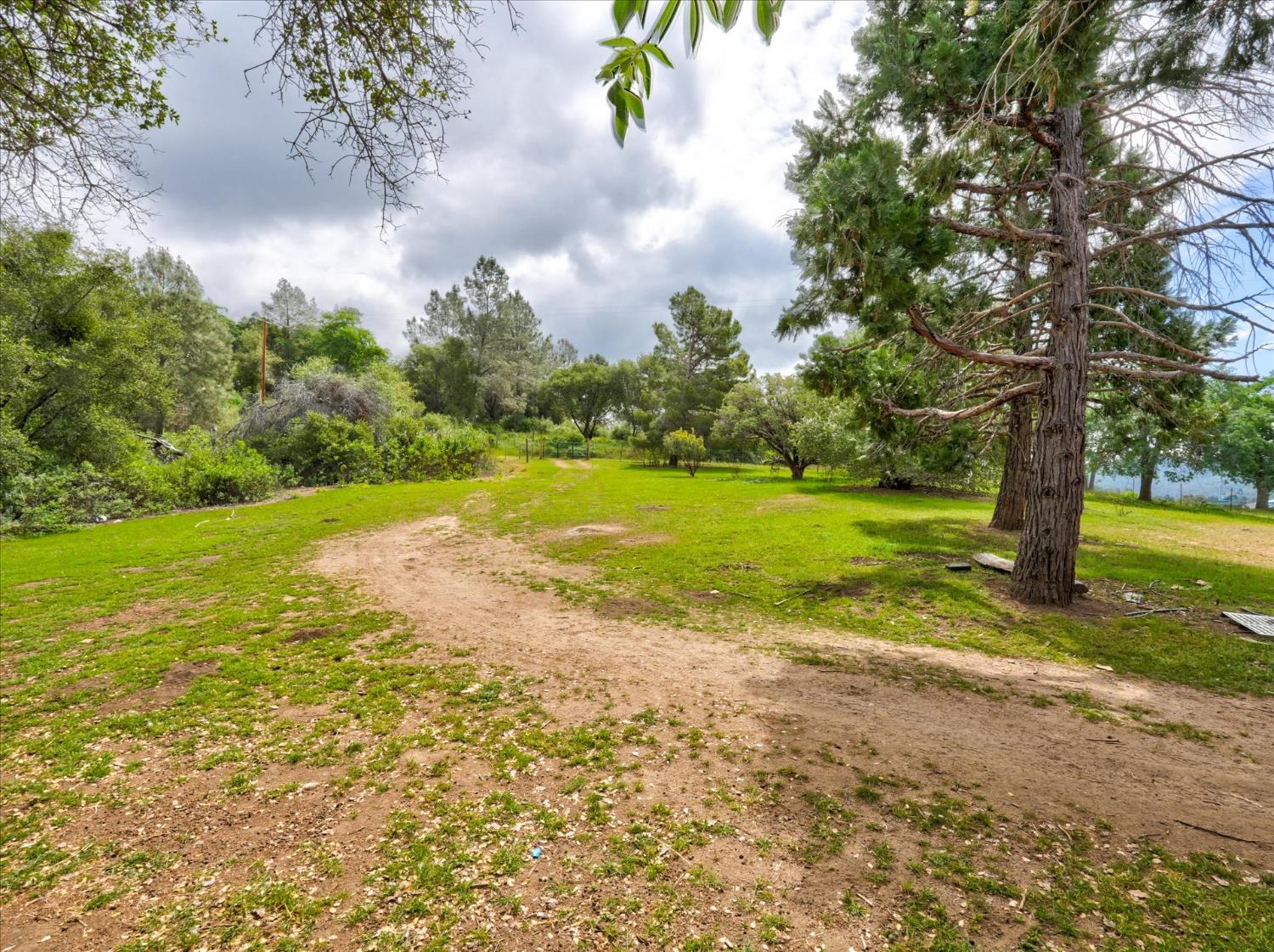 53899 Dogwood Dr, North Fork, CA 93643