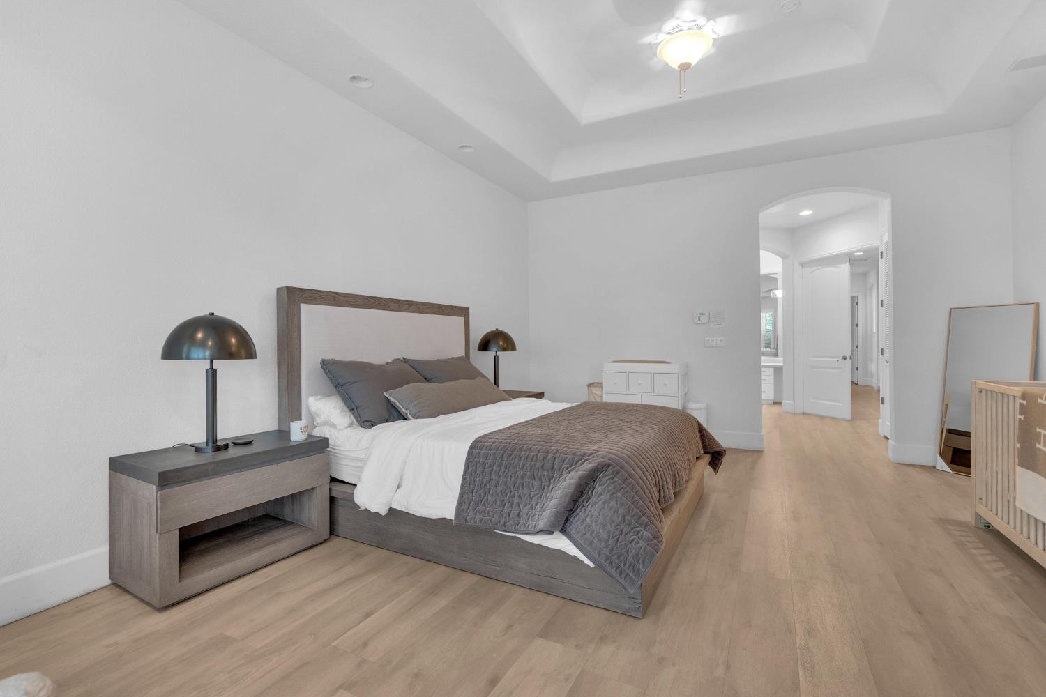 1103 E Newhall Dr, Fresno, CA 93720