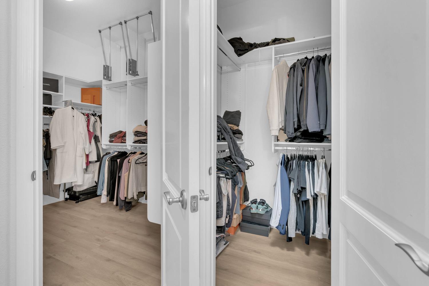 1103 E Newhall Dr, Fresno, CA 93720