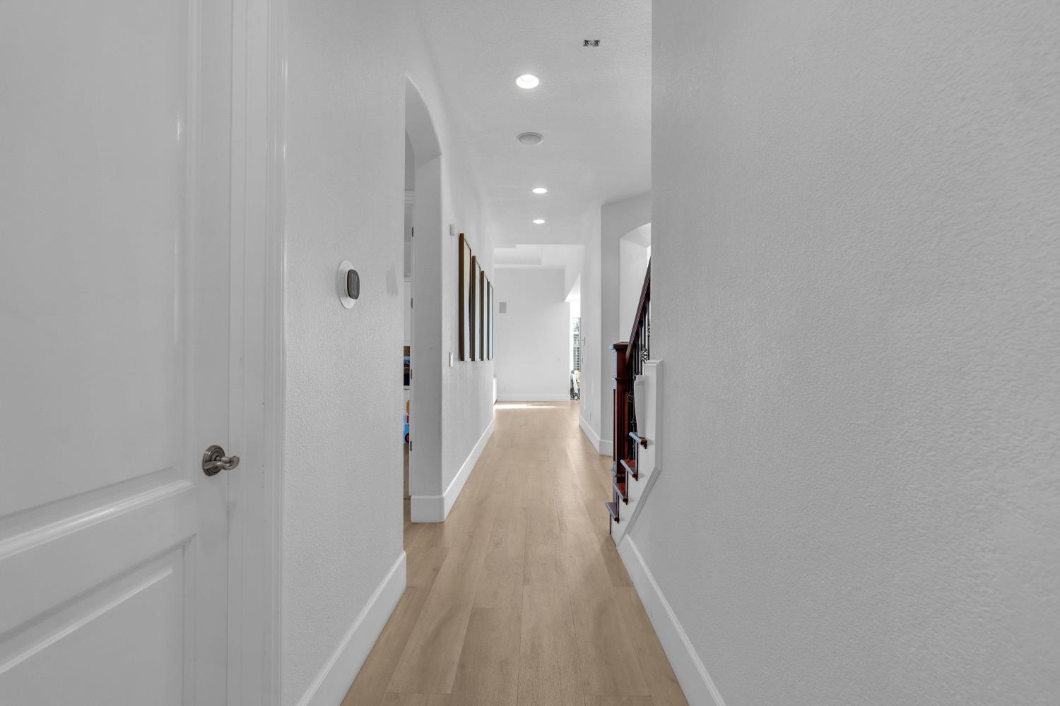 1103 E Newhall Dr, Fresno, CA 93720