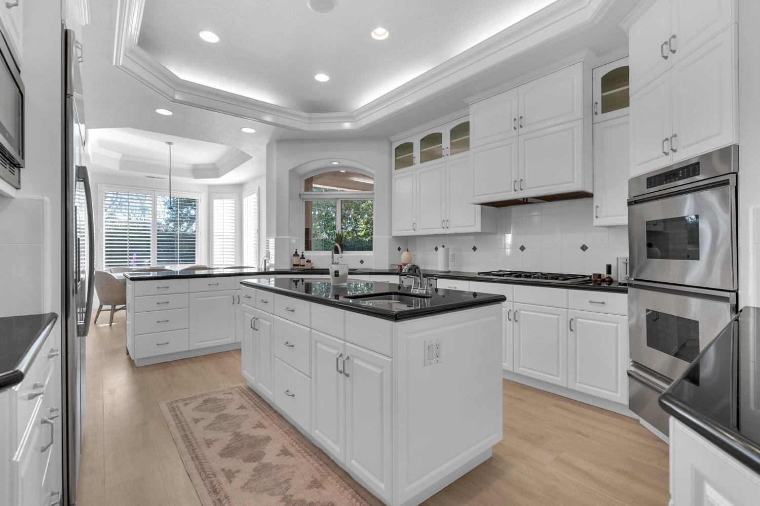 1103 E Newhall Dr, Fresno, CA 93720