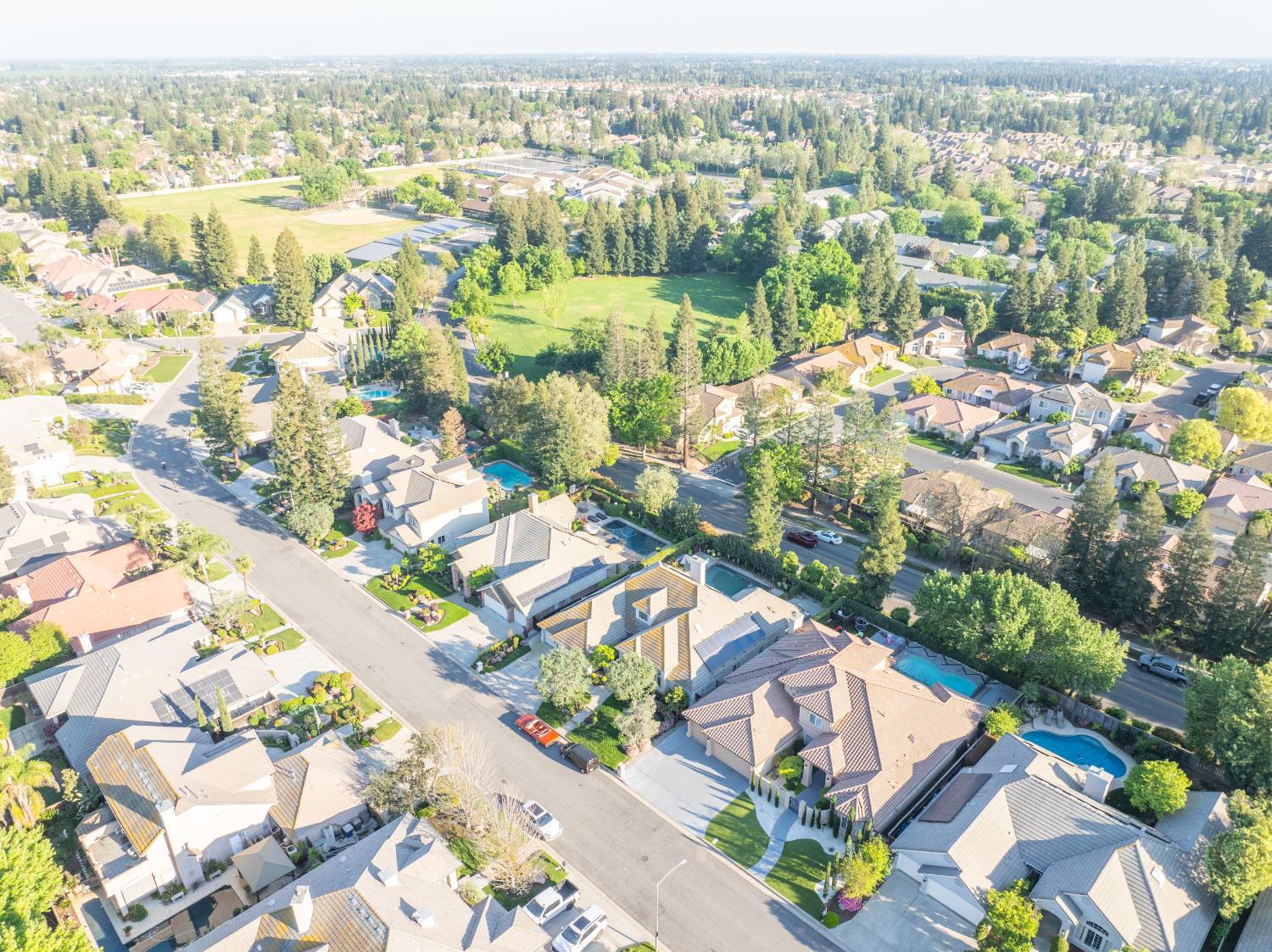 1103 E Newhall Dr, Fresno, CA 93720