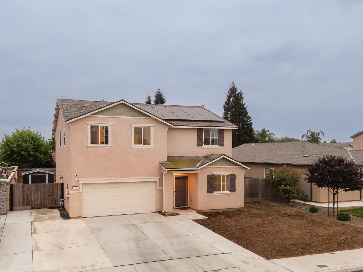 1945 E Gum Ave, Reedley, CA 93654