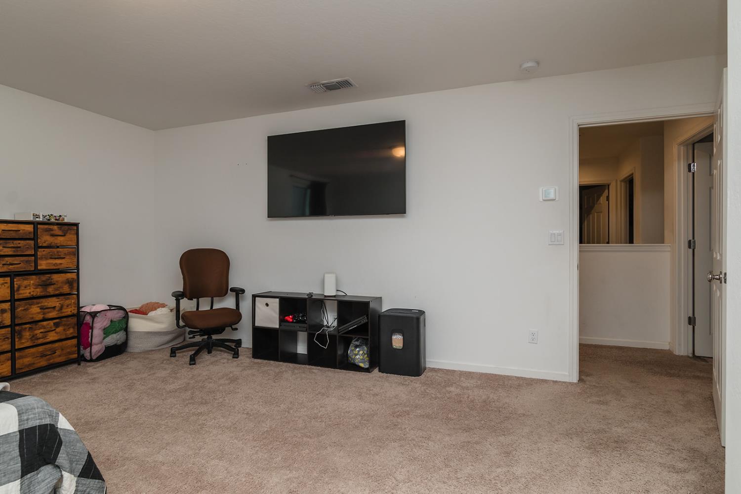 1945 E Gum Ave, Reedley, CA 93654