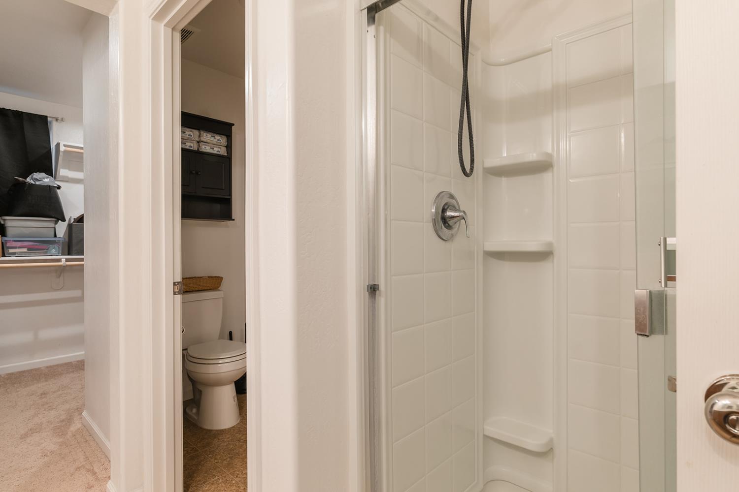 1945 E Gum Ave, Reedley, CA 93654