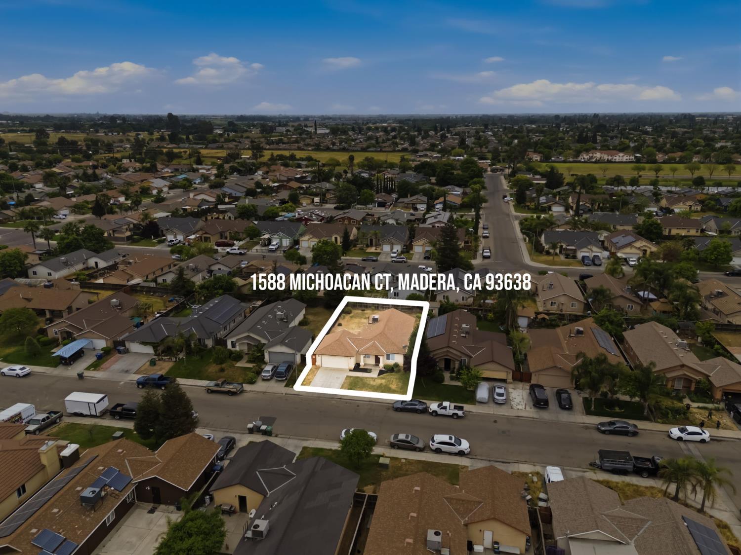 1588 Michoacan Ct, Madera, CA 93638