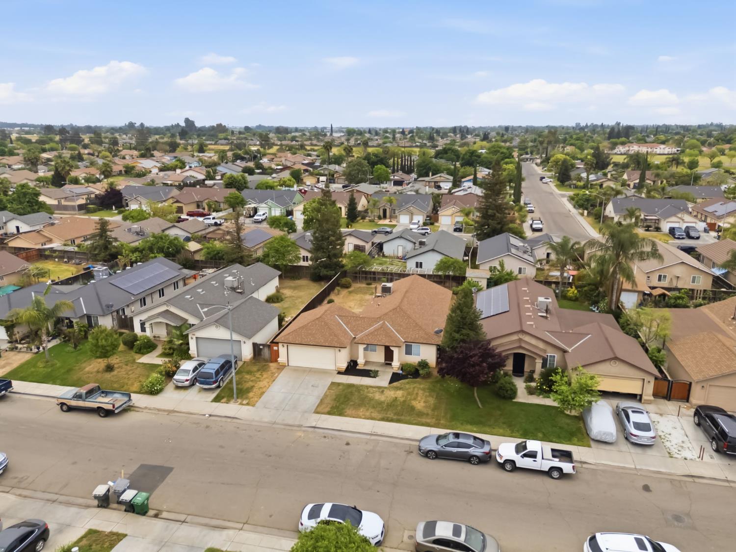 1588 Michoacan Ct, Madera, CA 93638