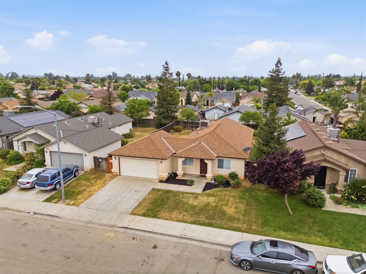 1588 Michoacan Ct, Madera, CA 93638