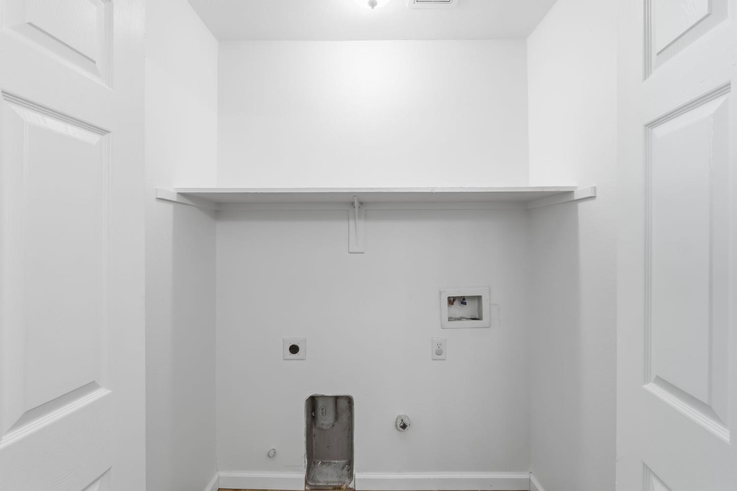 1588 Michoacan Ct, Madera, CA 93638