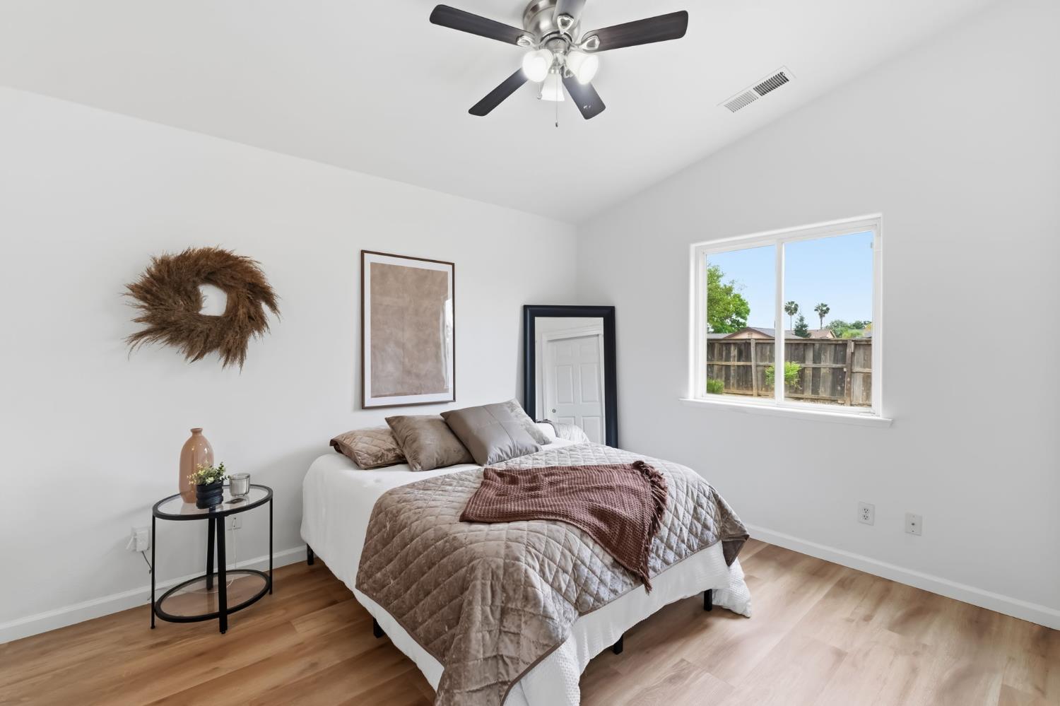 1588 Michoacan Ct, Madera, CA 93638