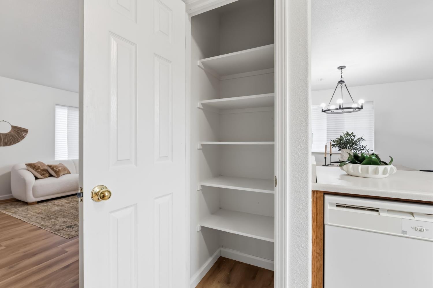 1588 Michoacan Ct, Madera, CA 93638