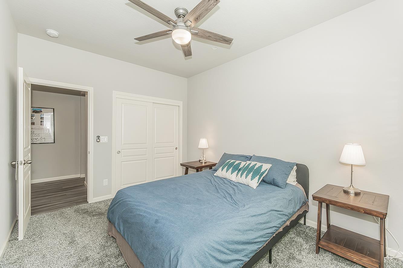 1055 Agua Dulce Ave, Clovis, CA 93619