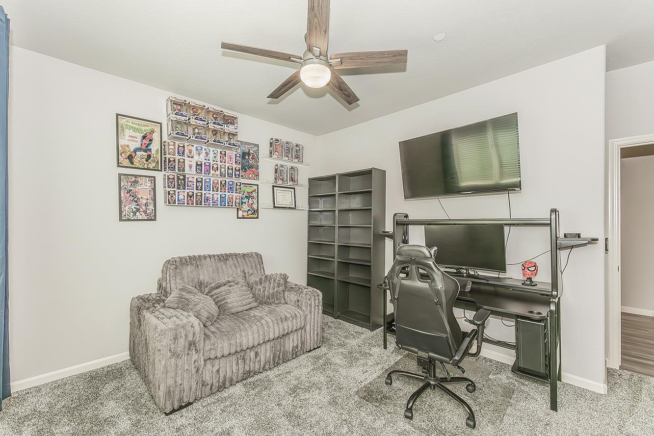 1055 Agua Dulce Ave, Clovis, CA 93619