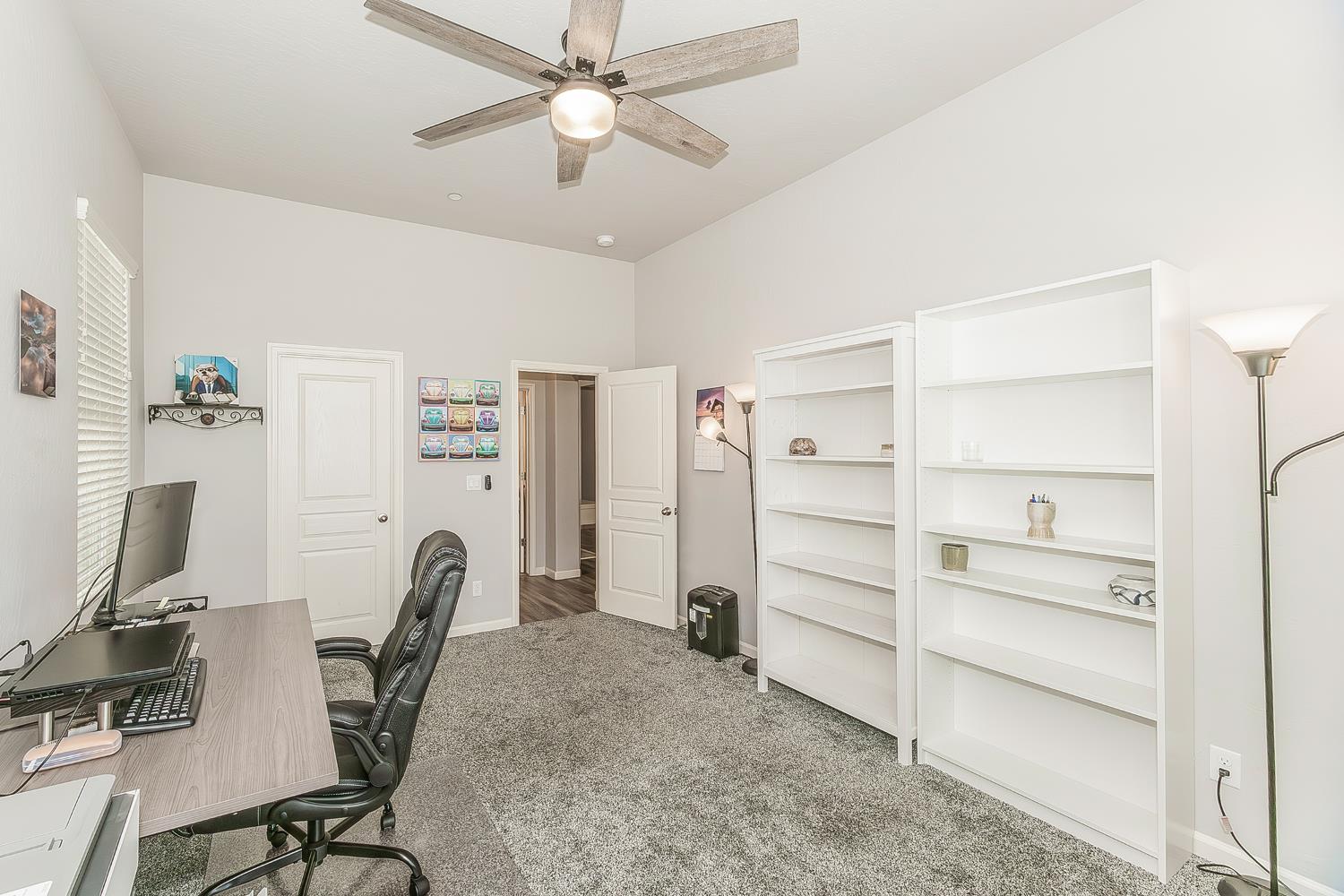 1055 Agua Dulce Ave, Clovis, CA 93619