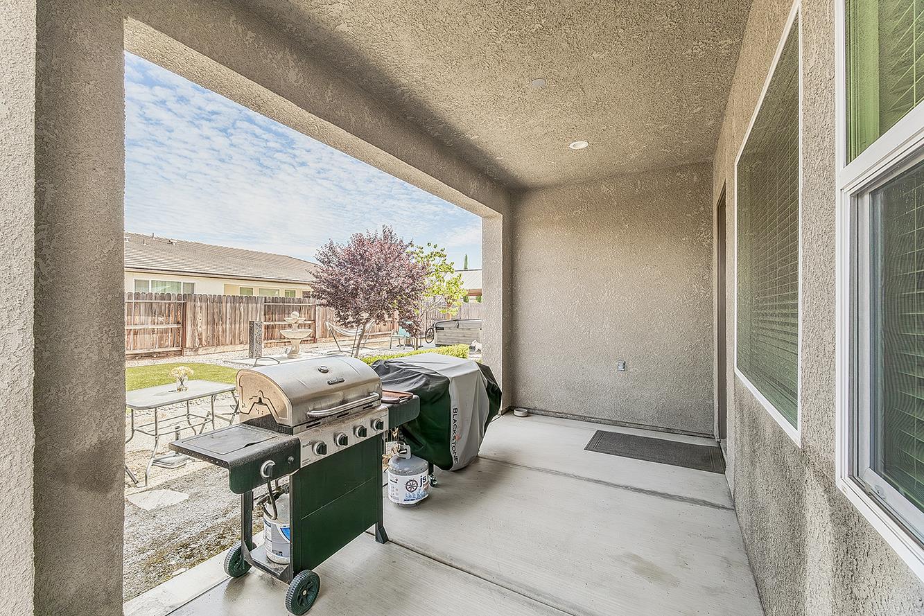 1055 Agua Dulce Ave, Clovis, CA 93619