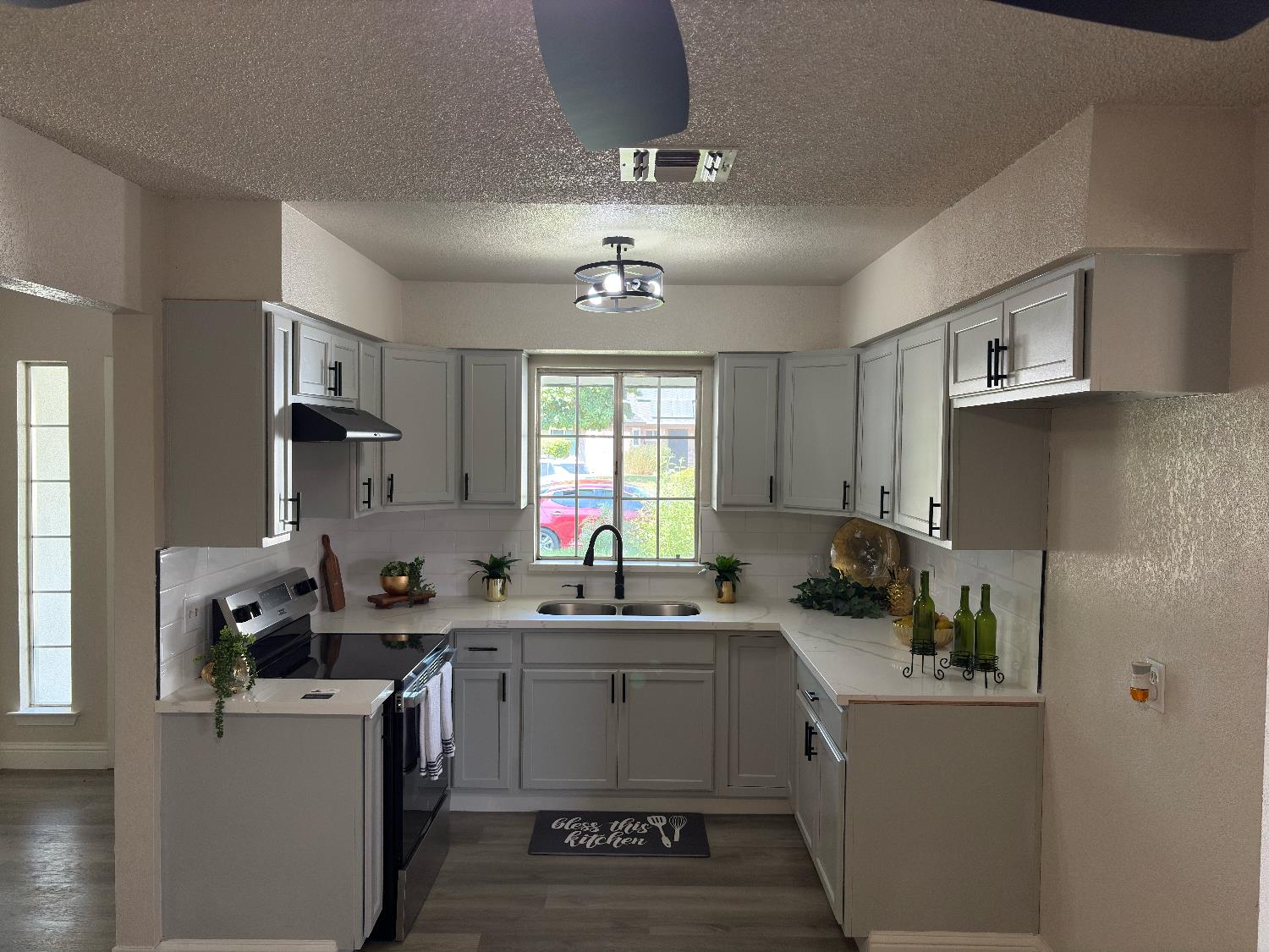 2071 Cromwell, Fresno, CA 93720