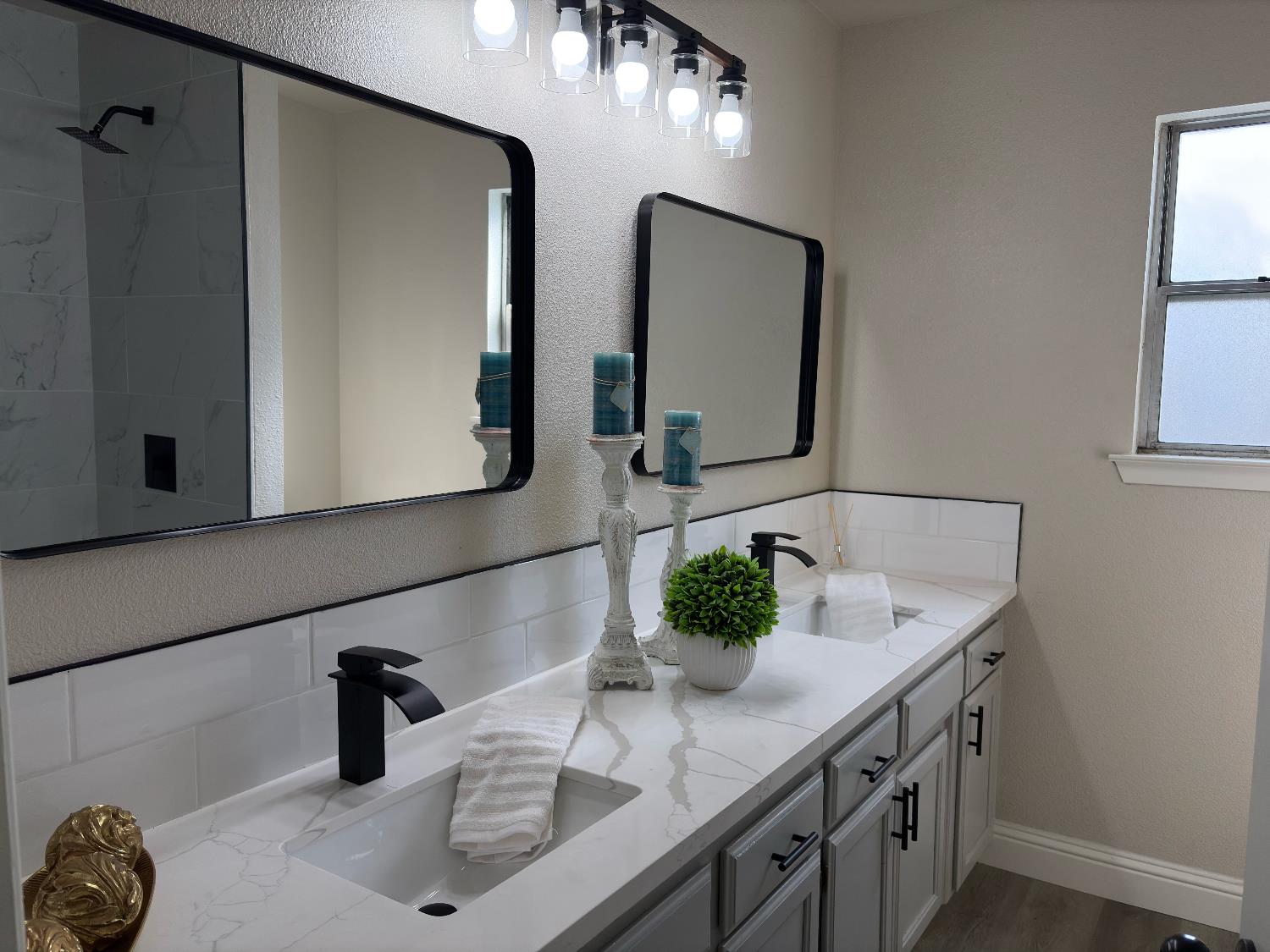 2071 Cromwell, Fresno, CA 93720