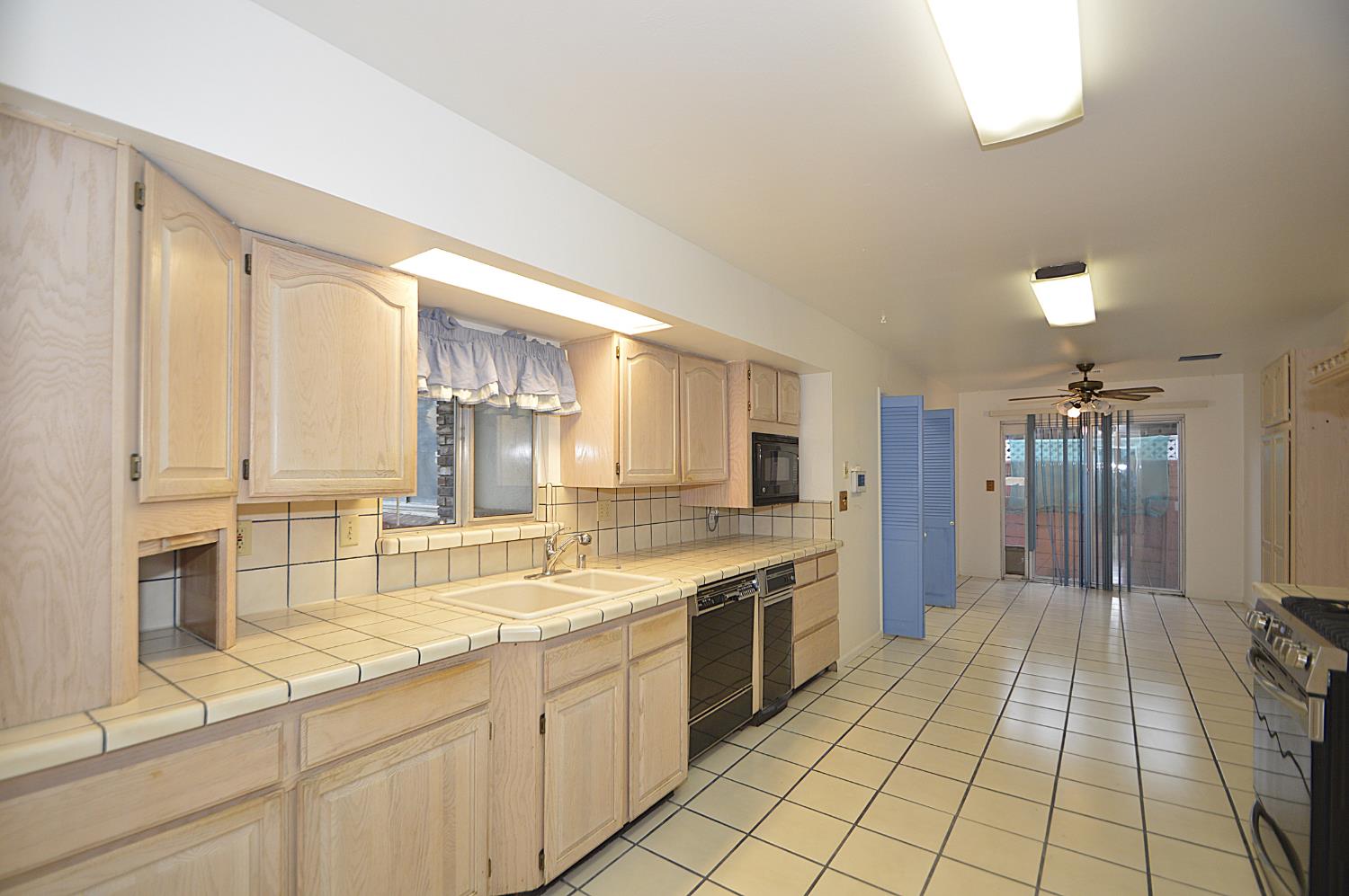 3860 E Rialto Ave, Fresno, CA 93726