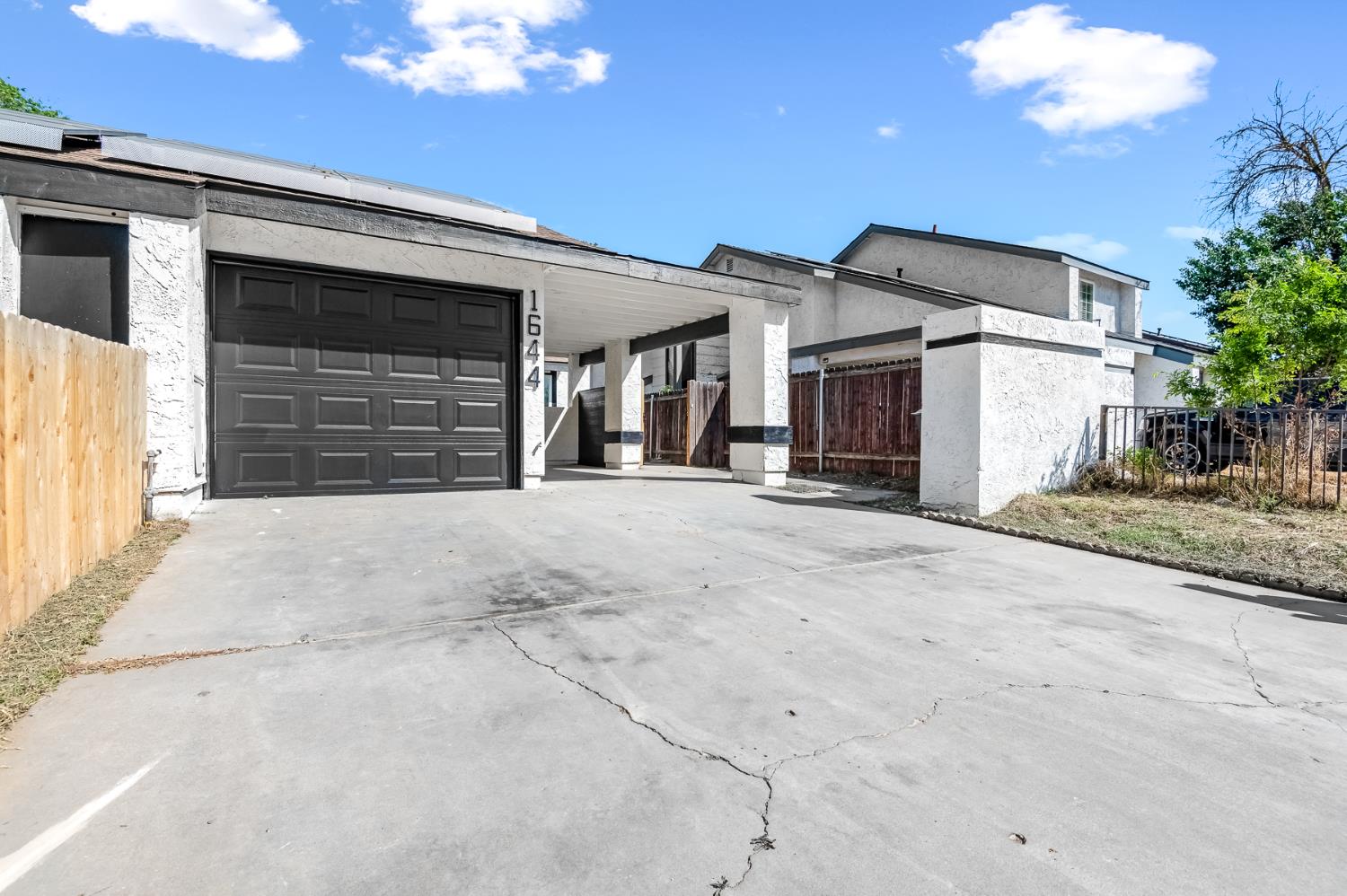 1644 N Tipton St, Visalia, CA 93292