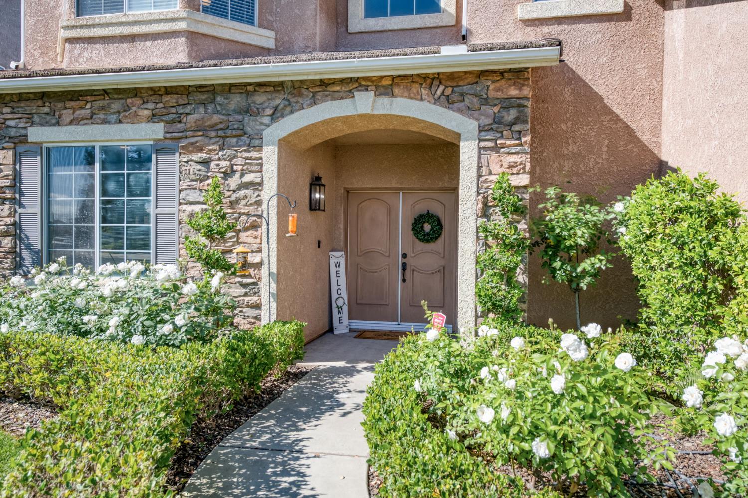 1736 N Holly Ave, Clovis, CA 93619