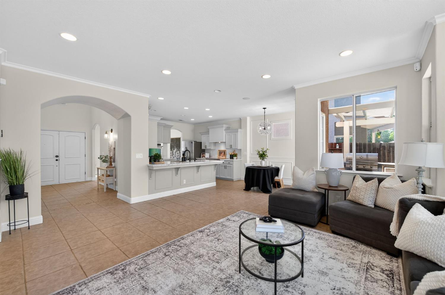 1736 N Holly Ave, Clovis, CA 93619