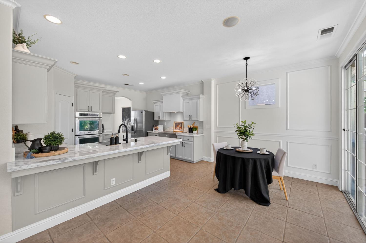 1736 N Holly Ave, Clovis, CA 93619