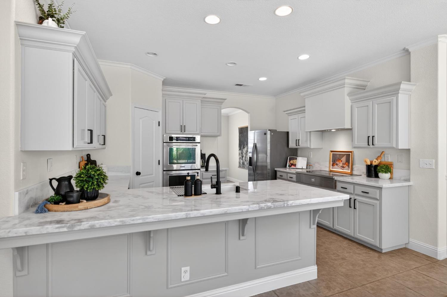 1736 N Holly Ave, Clovis, CA 93619