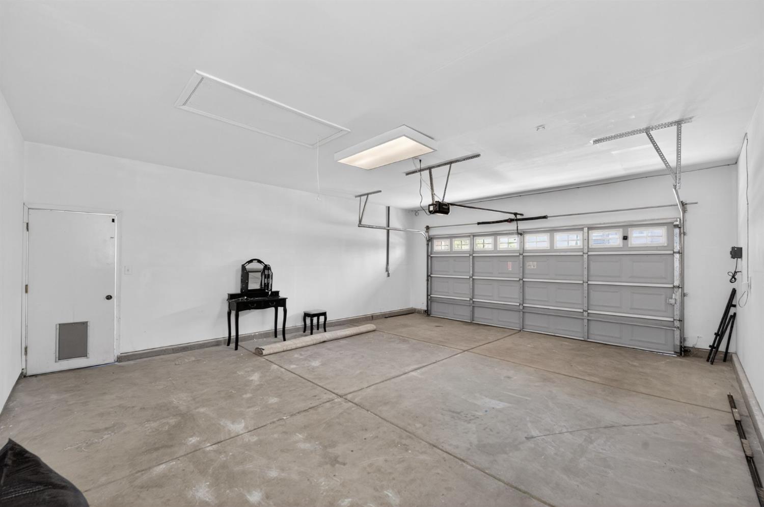 1736 N Holly Ave, Clovis, CA 93619