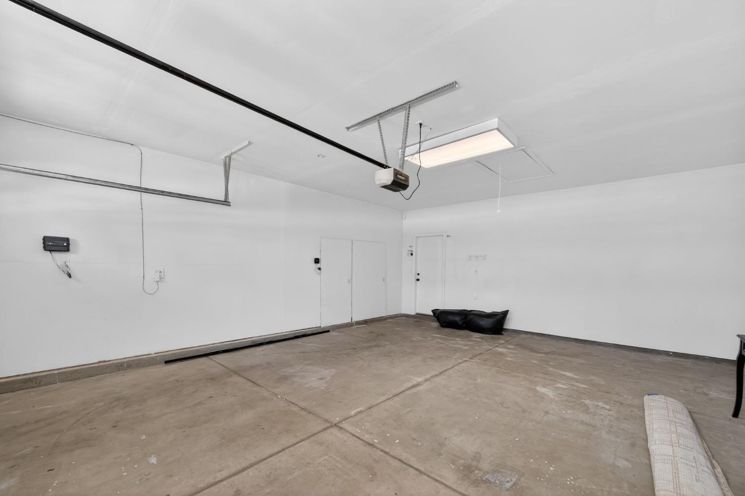 1736 N Holly Ave, Clovis, CA 93619