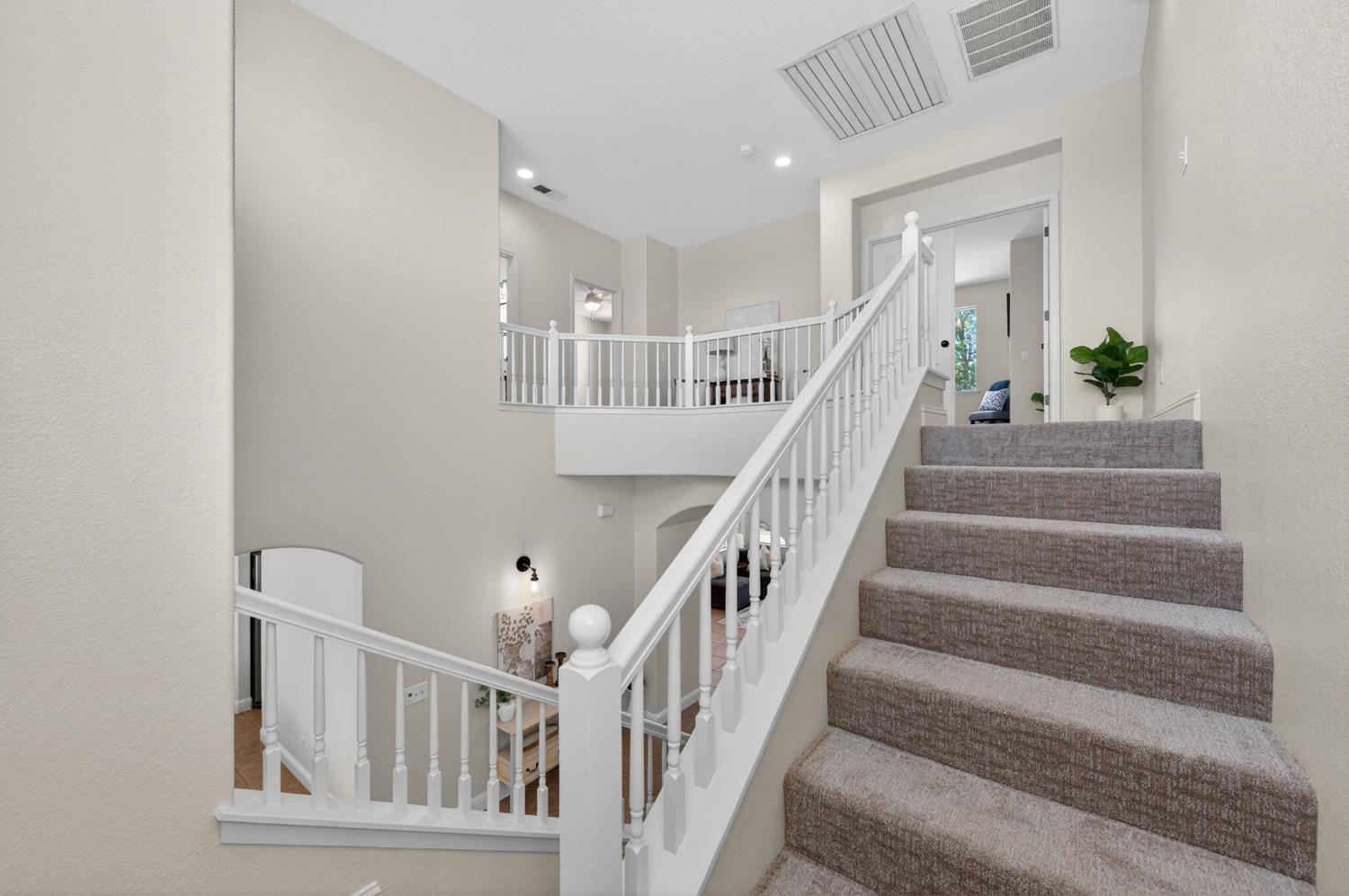 1736 N Holly Ave, Clovis, CA 93619