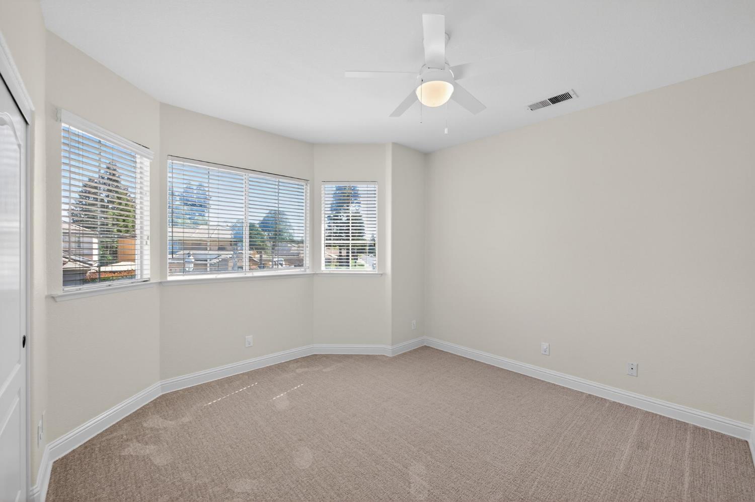 1736 N Holly Ave, Clovis, CA 93619