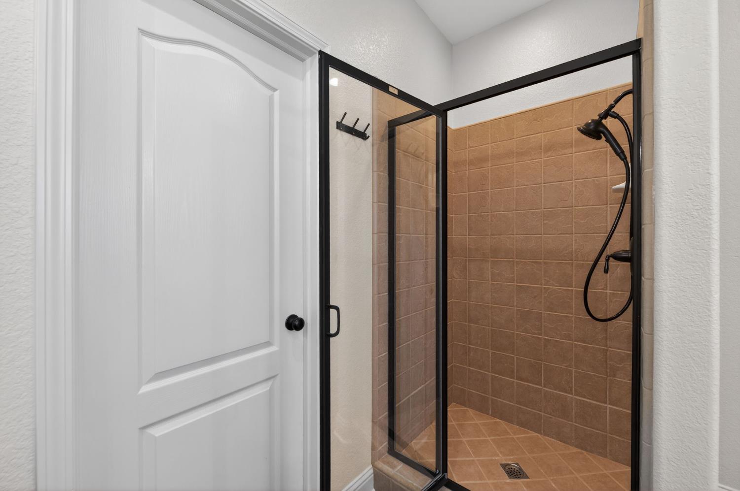 1736 N Holly Ave, Clovis, CA 93619