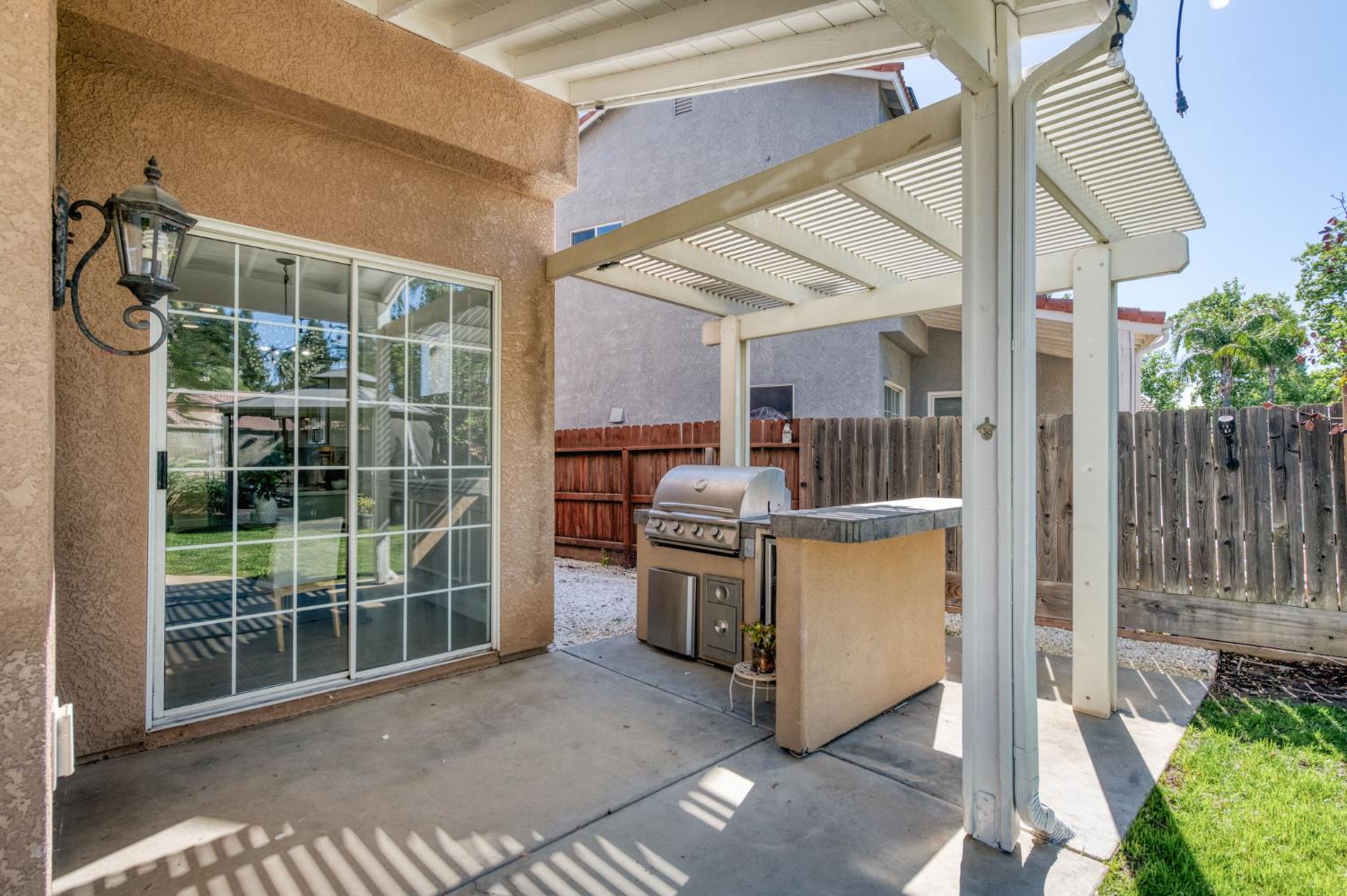 1736 N Holly Ave, Clovis, CA 93619