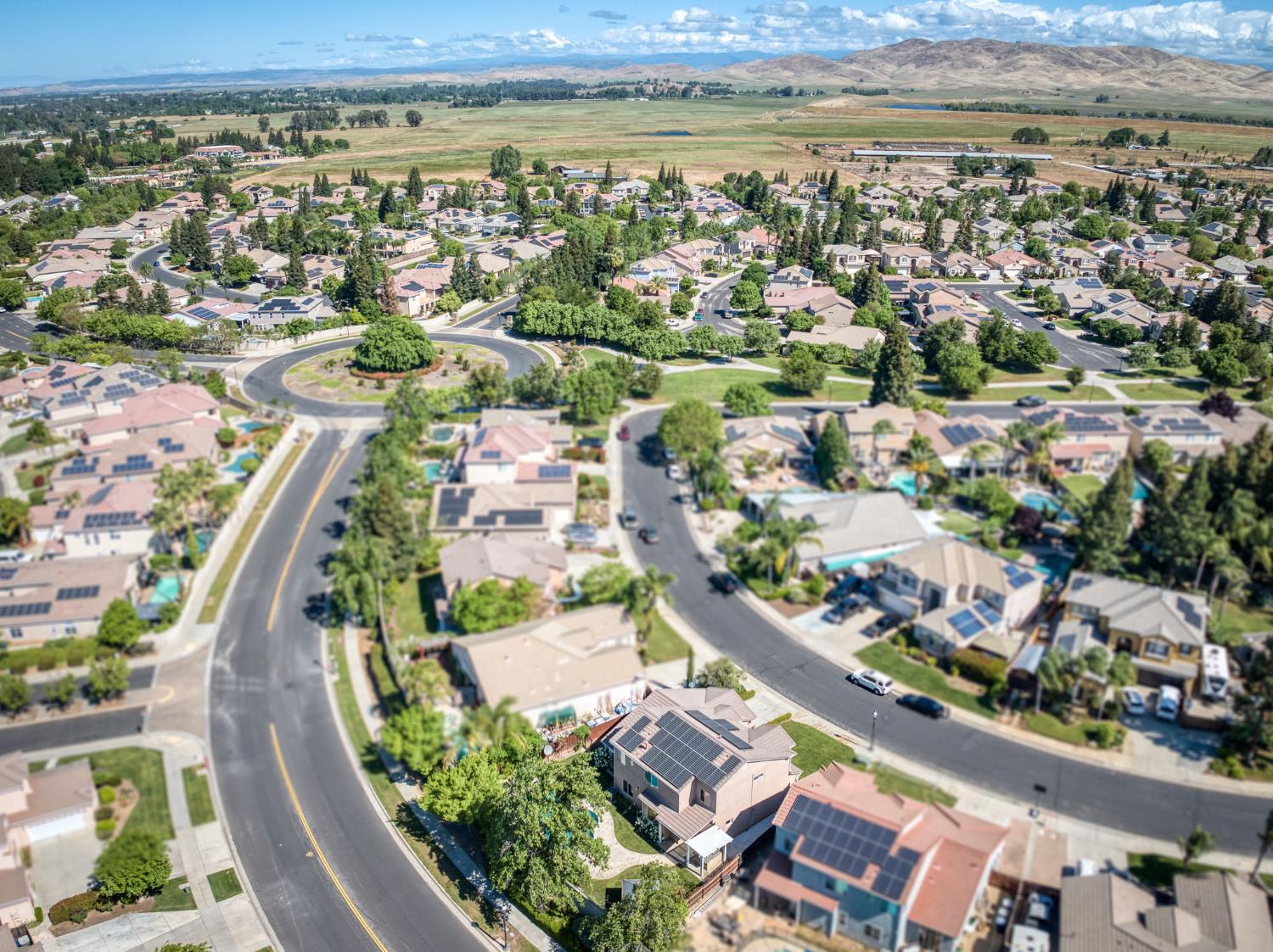 1736 N Holly Ave, Clovis, CA 93619