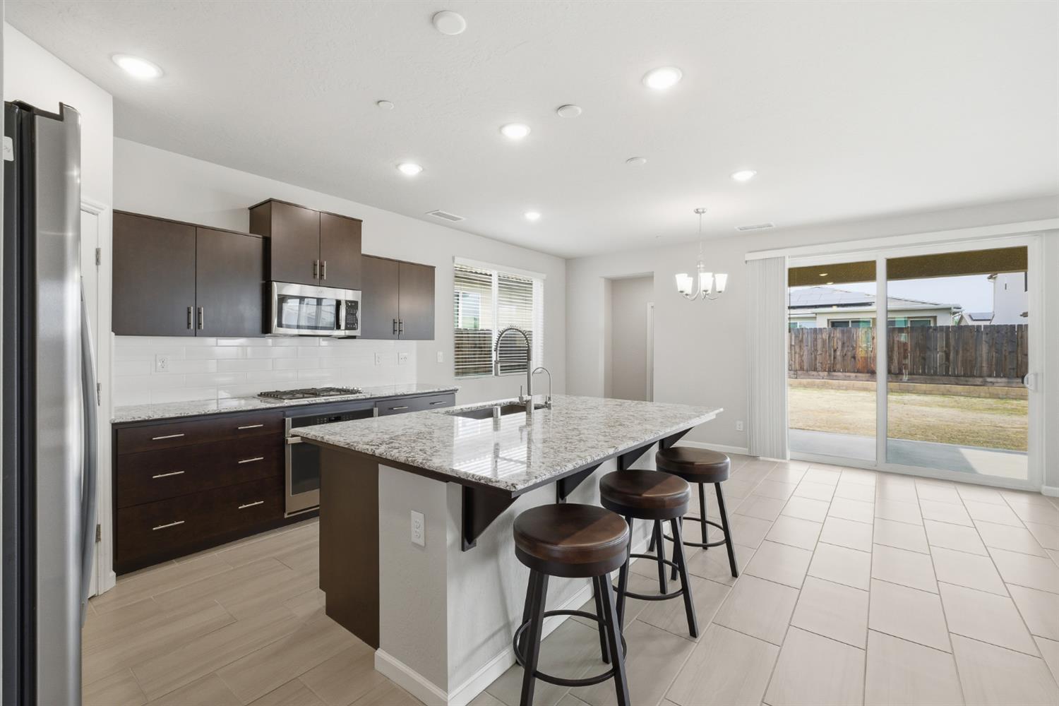 503 Cathedral Ct S, Madera, CA 93636