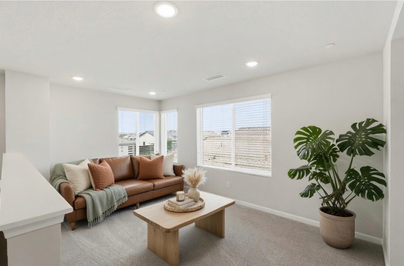 503 Cathedral Ct S, Madera, CA 93636