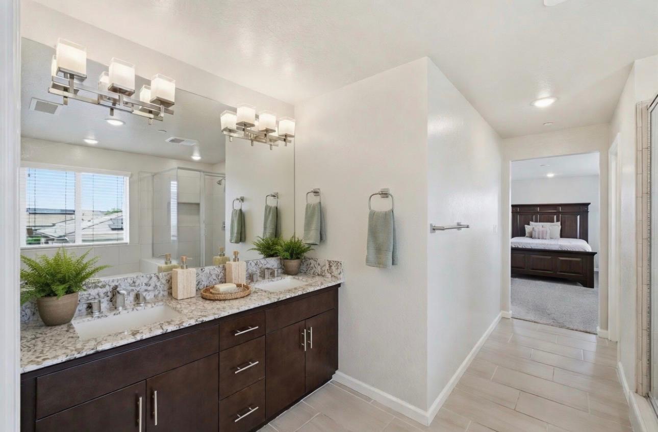 503 Cathedral Ct S, Madera, CA 93636