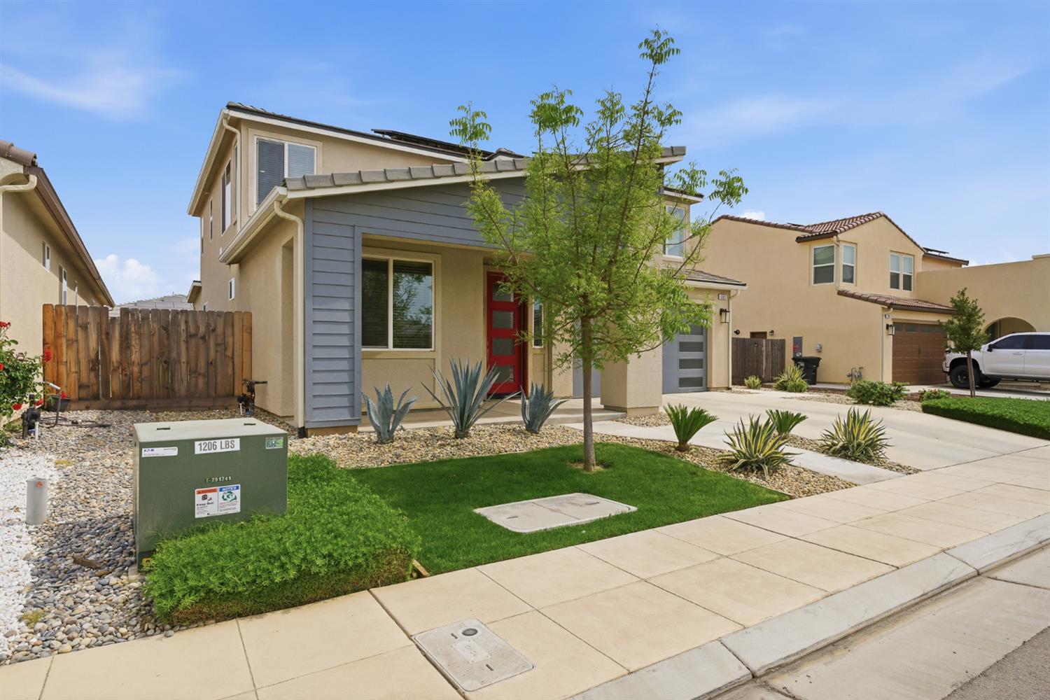 503 Cathedral Ct S, Madera, CA 93636