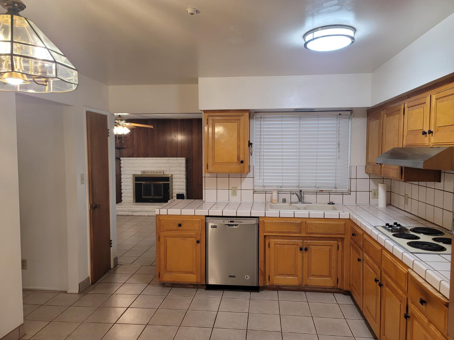 679 W Bullard Ave, Fresno, CA 93704