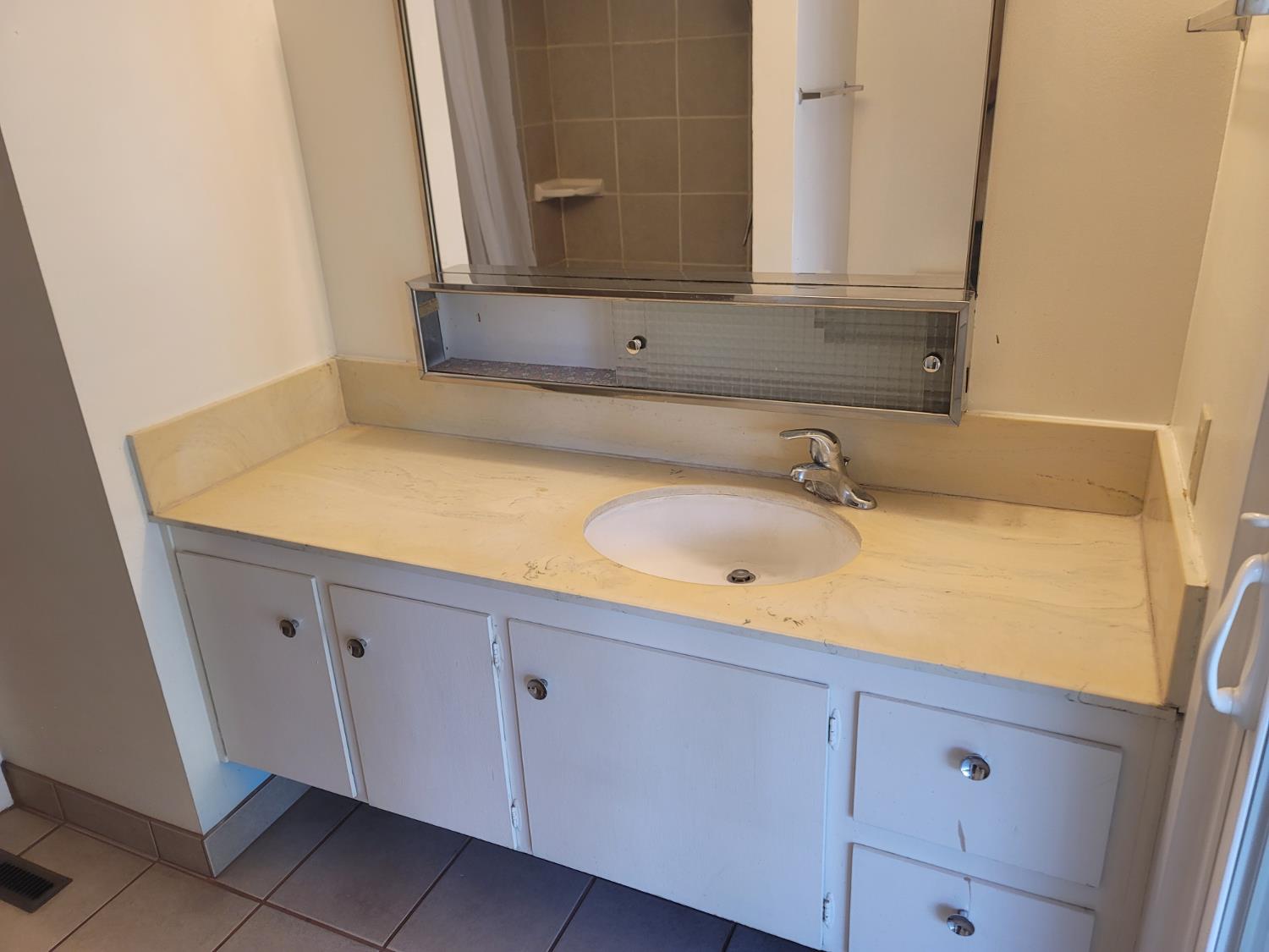 679 W Bullard Ave, Fresno, CA 93704