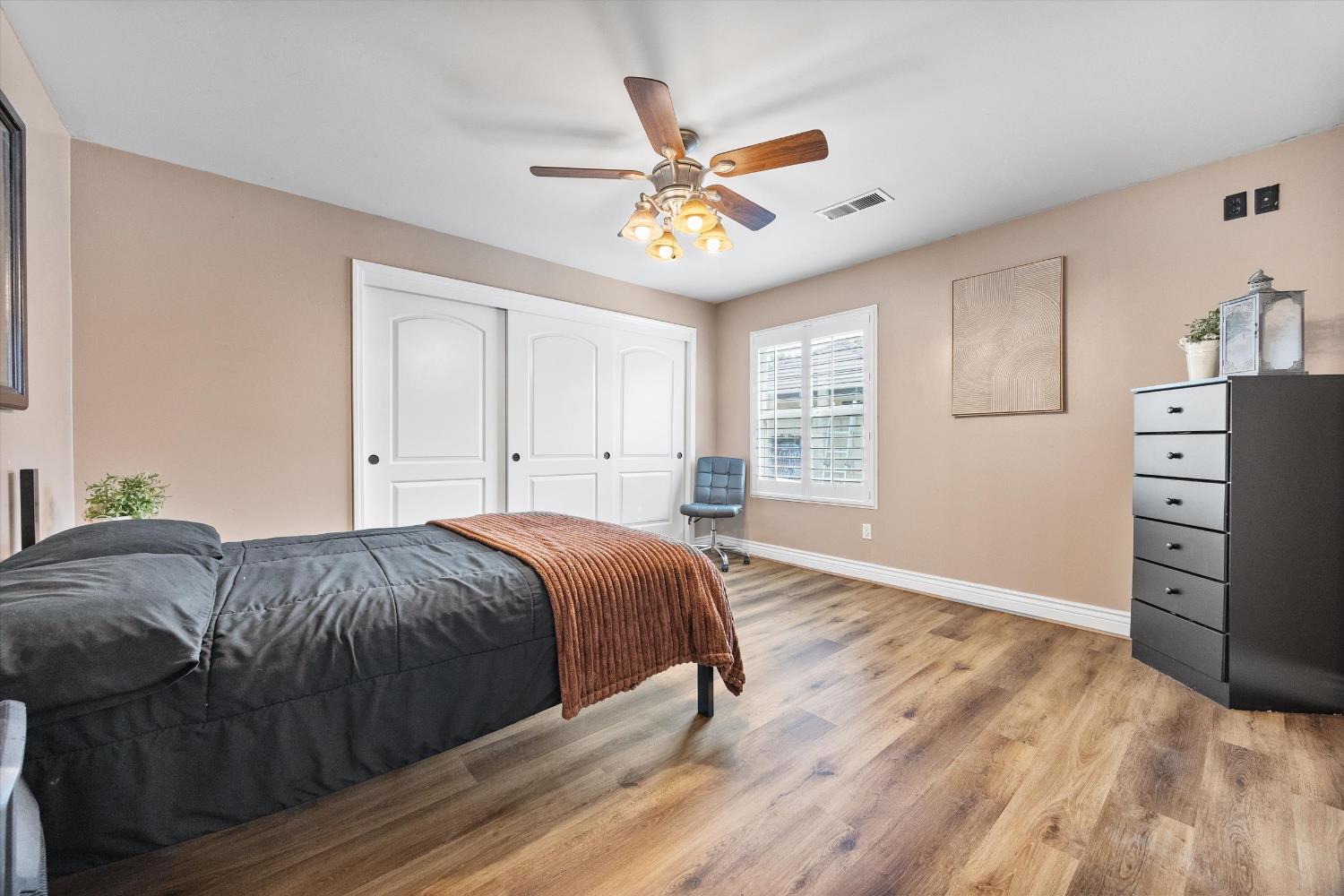 11605 Yarborough Ave, Bakersfield, CA 93312