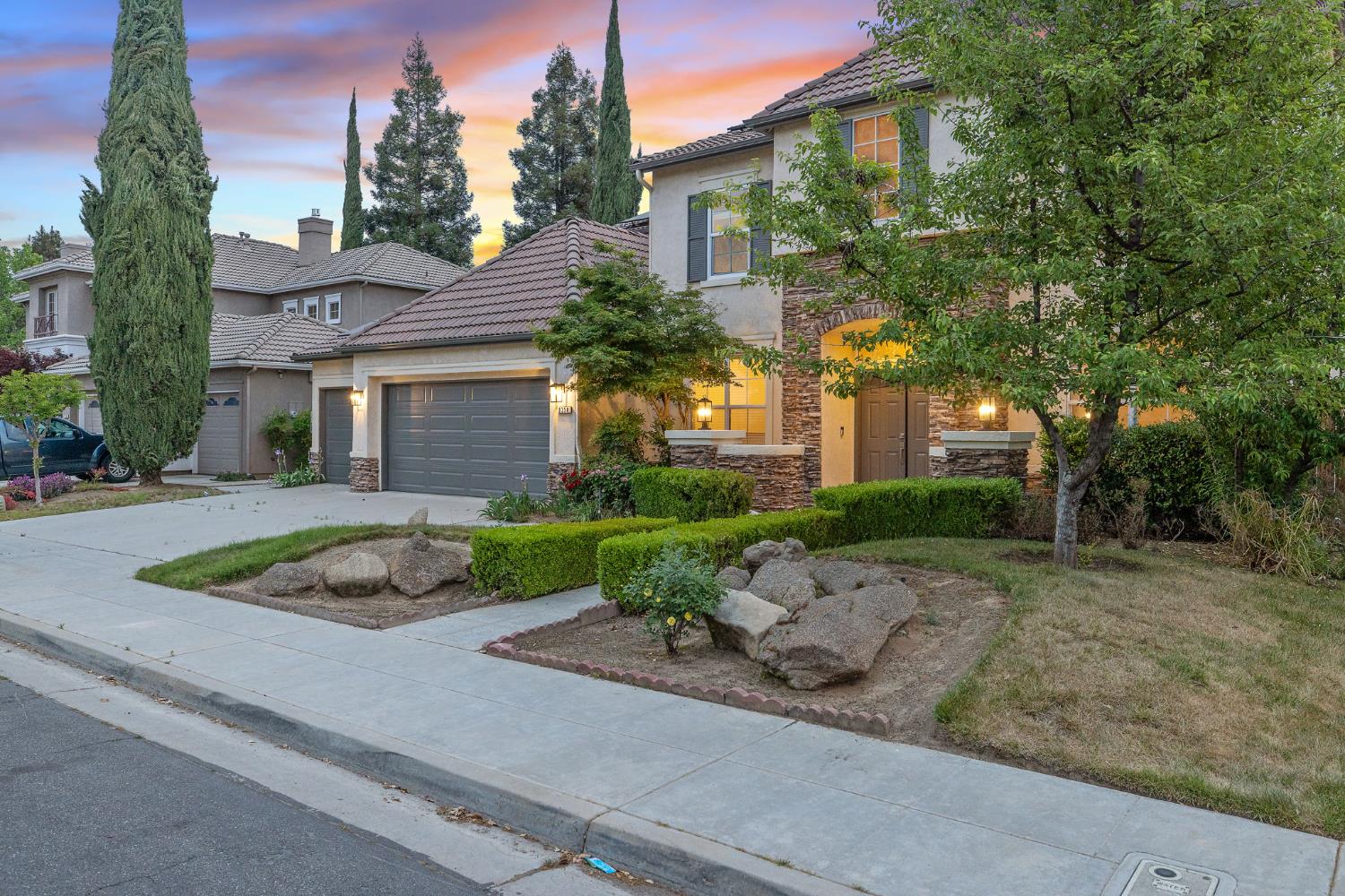 9358 N Winery Ave, Fresno, CA 93720