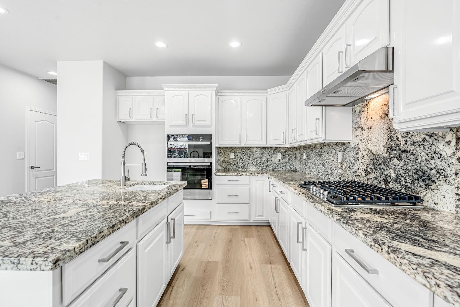 9358 N Winery Ave, Fresno, CA 93720