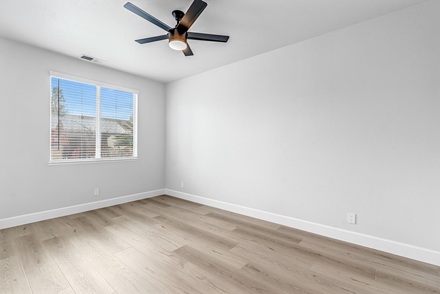 9358 N Winery Ave, Fresno, CA 93720