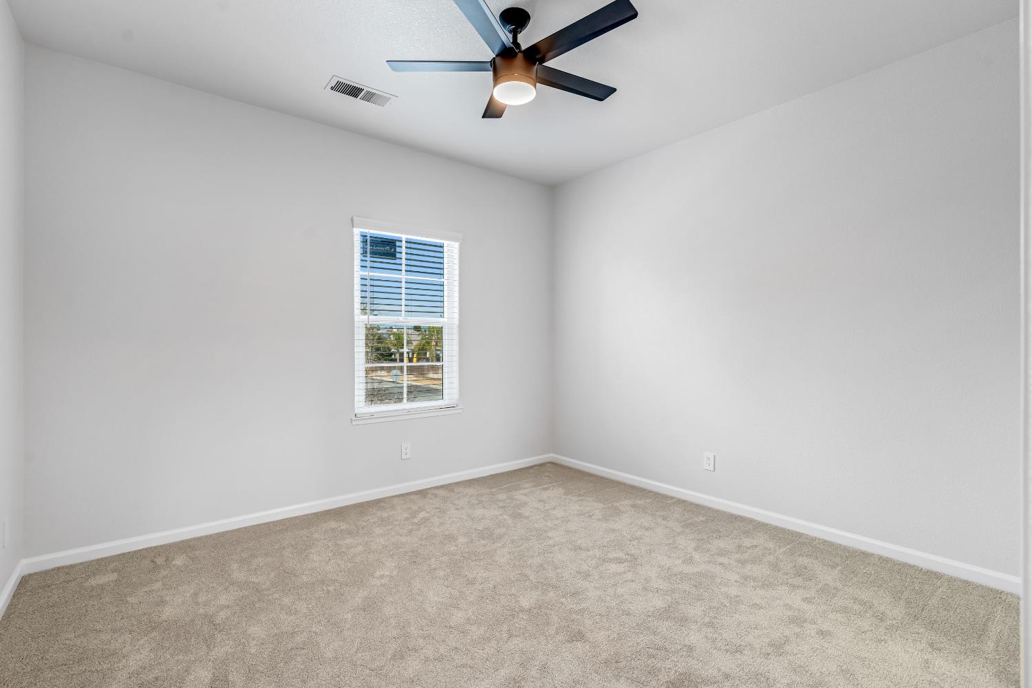 9358 N Winery Ave, Fresno, CA 93720