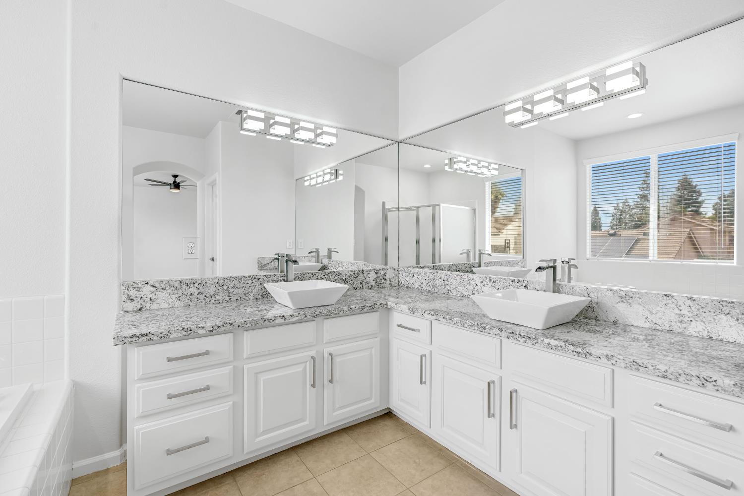 9358 N Winery Ave, Fresno, CA 93720