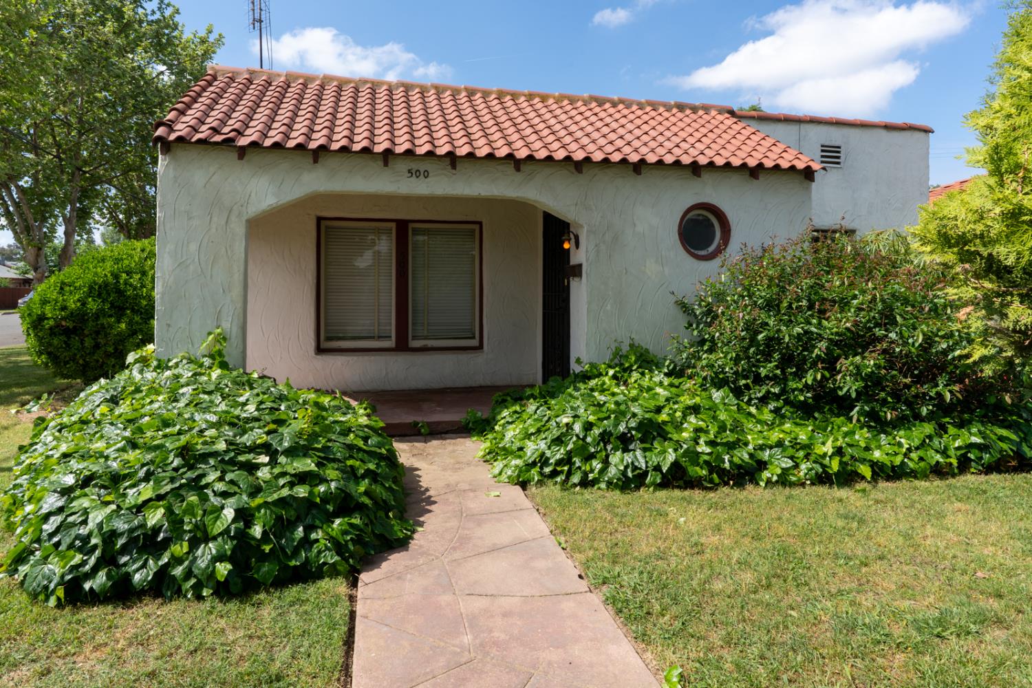 500 N G St, Madera, CA 93637