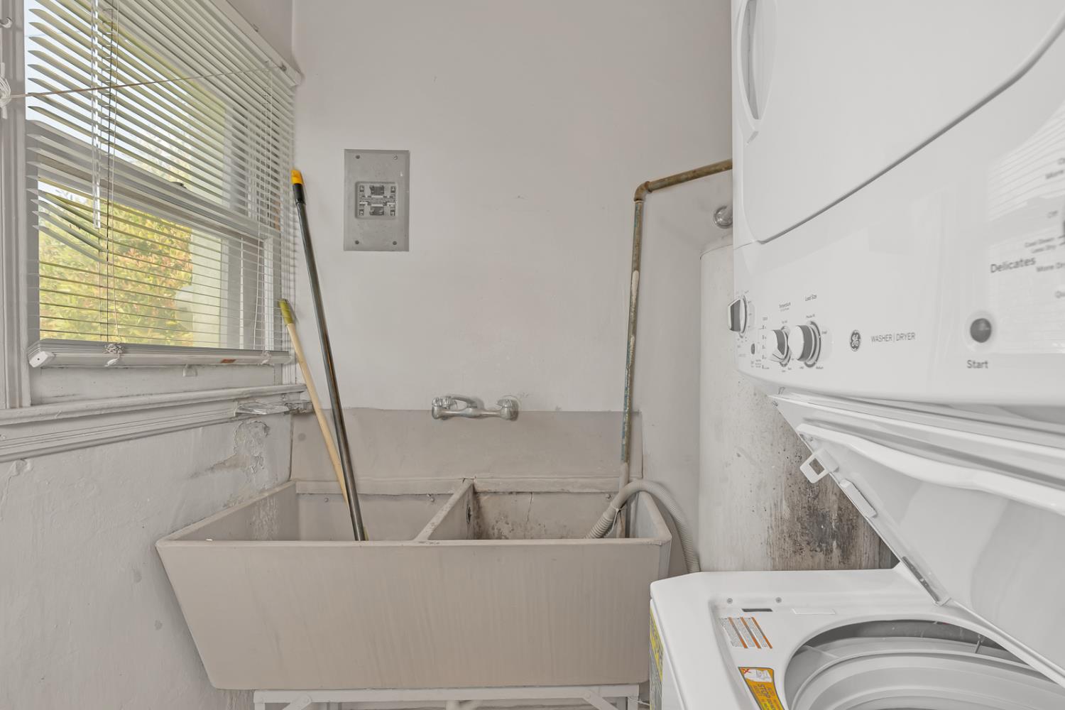 500 N G St, Madera, CA 93637