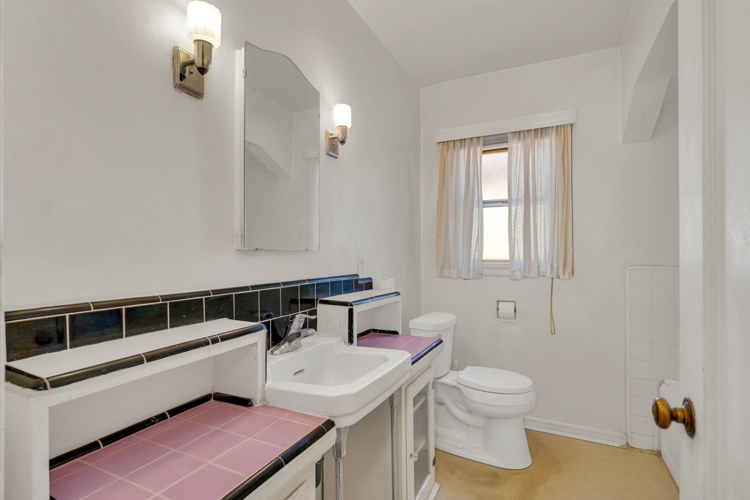 500 N G St, Madera, CA 93637