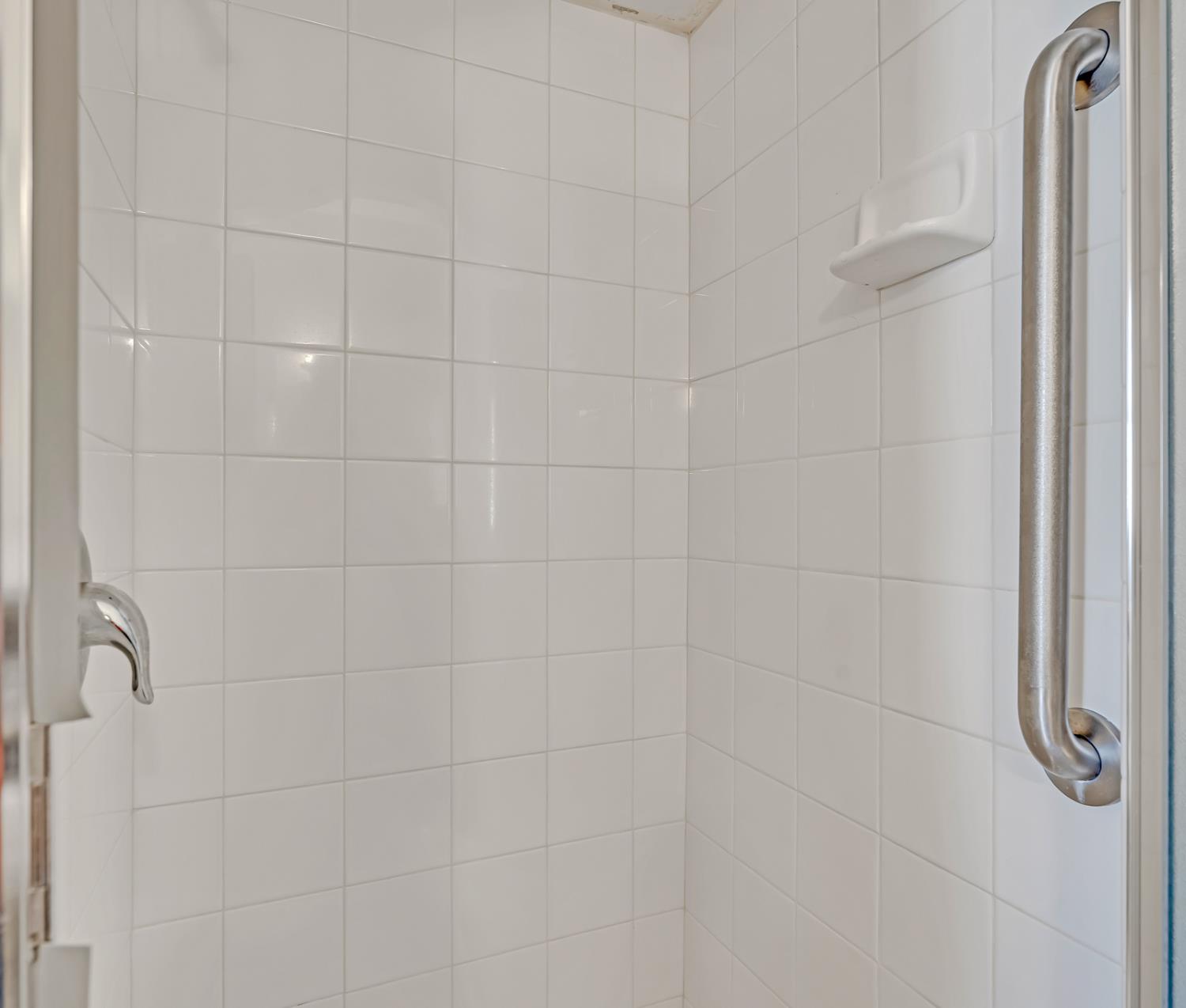 500 N G St, Madera, CA 93637